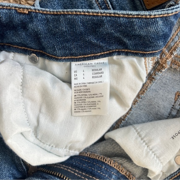 American Eagle Stretch Mom Jean - Size 4 - Picture 7 of 8